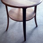 tea table 脚部 SHIMS FURNITUREが制作した樽材のオリジナルデザインの丸型ティーテーブル 樽材の湾曲を使った脚