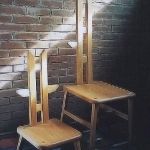 solid chair / 天使&子どもの天使 SHIMS FURNITUREが楢無垢材で制作した背に小さな羽が付いている天使という名前の大人用椅子と子供用椅子