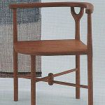 solid chair / ブーメラン SHIMS FUNITUREが楢無垢材で制作した背がブーメランのようにカーブしている椅子