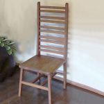 solid chair / はしご SHIMS FUNITUREが楢無垢材で制作した10段のはしご状の背もたれの椅子