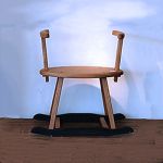 solid chair / スイング SHIMS FUNITUREが楢無垢材で制作した両脇に肘置きがついていて横に揺れるゆり椅子