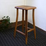 arco stool 550 SHIMS FUNITUREが樽材で作ったスツールhight550