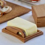 木製バターケース /ディッシュ型でバターを使う。