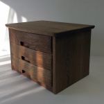 combination chest / nami  order ホワイトオーク板材の本体と引き出し前板に樽材のカーブを使って制作した3段の小引き出し