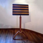 ノートスタンド SHIMS FUNITUREが制作した楢無垢材の譜面台 五線譜模様のストライプの譜面置き